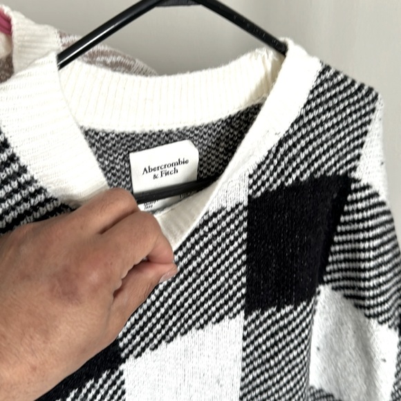 It’s time for pass this lovely clothes - Picture 1 of 4